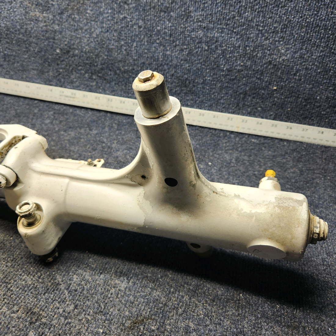 Used aircraft parts for sale, 96766-017 Piper PA32RT-300 MAIN GEAR STRUT ASSY RH W/ TORQUE LINKS