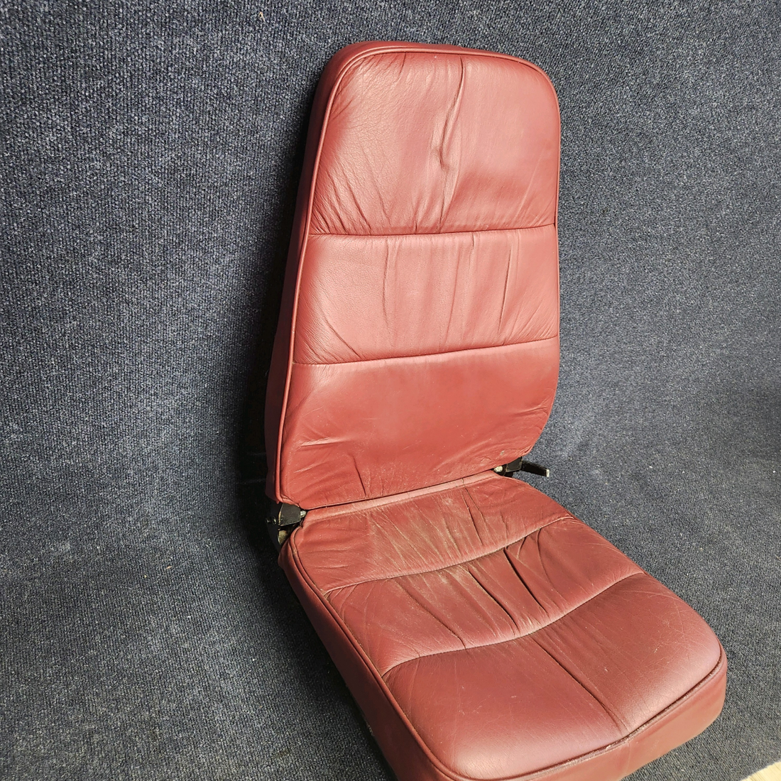 Used aircraft parts for sale, 79479-014 Piper PA32RT-300 PASSENGER SEAT REAR RH