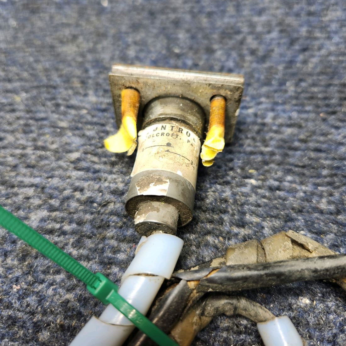 Used aircraft parts for sale, 602EN67-6B Cessna 172RG Nose Gear Squat Switch
