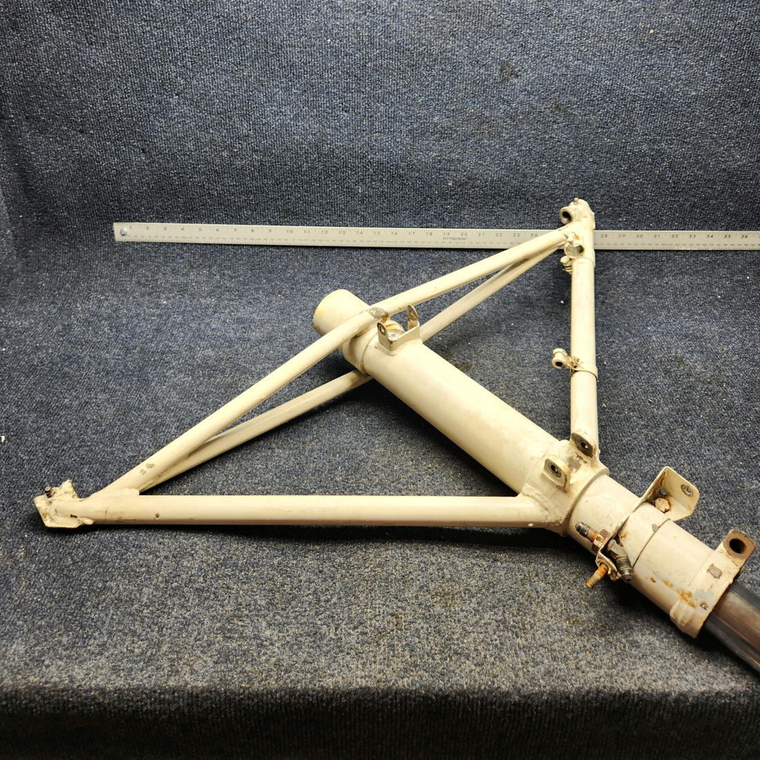 Used aircraft parts for sale, 45-815201-602 BEECHCRAFT F35 LANDING GEAR SHOCK ABSORBER ASSY LH