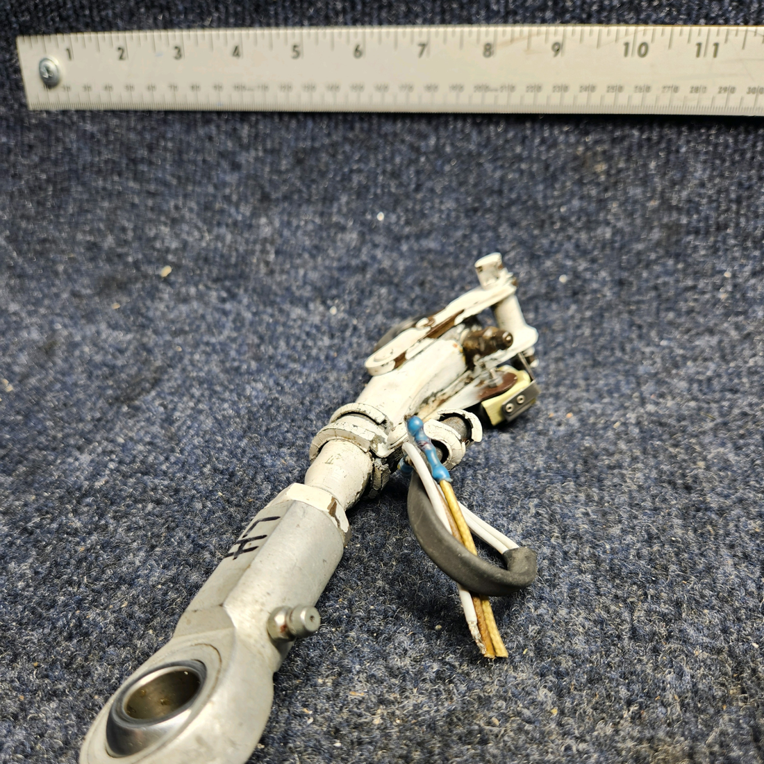 Used aircraft parts for sale, 67797-005 Piper PA32RT-300 LINK ASSEMBLY MAIN GEAR TRUSS LH W/ SWITCH (14-28V)