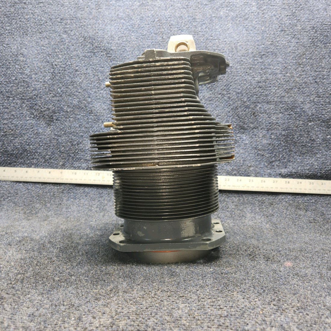 Used aircraft parts for sale, LW12416 Lycoming CESSNA 172K CYLINDER WIDE DECK USED IN O-320 SERIES CHROME -10 HRS ONLY