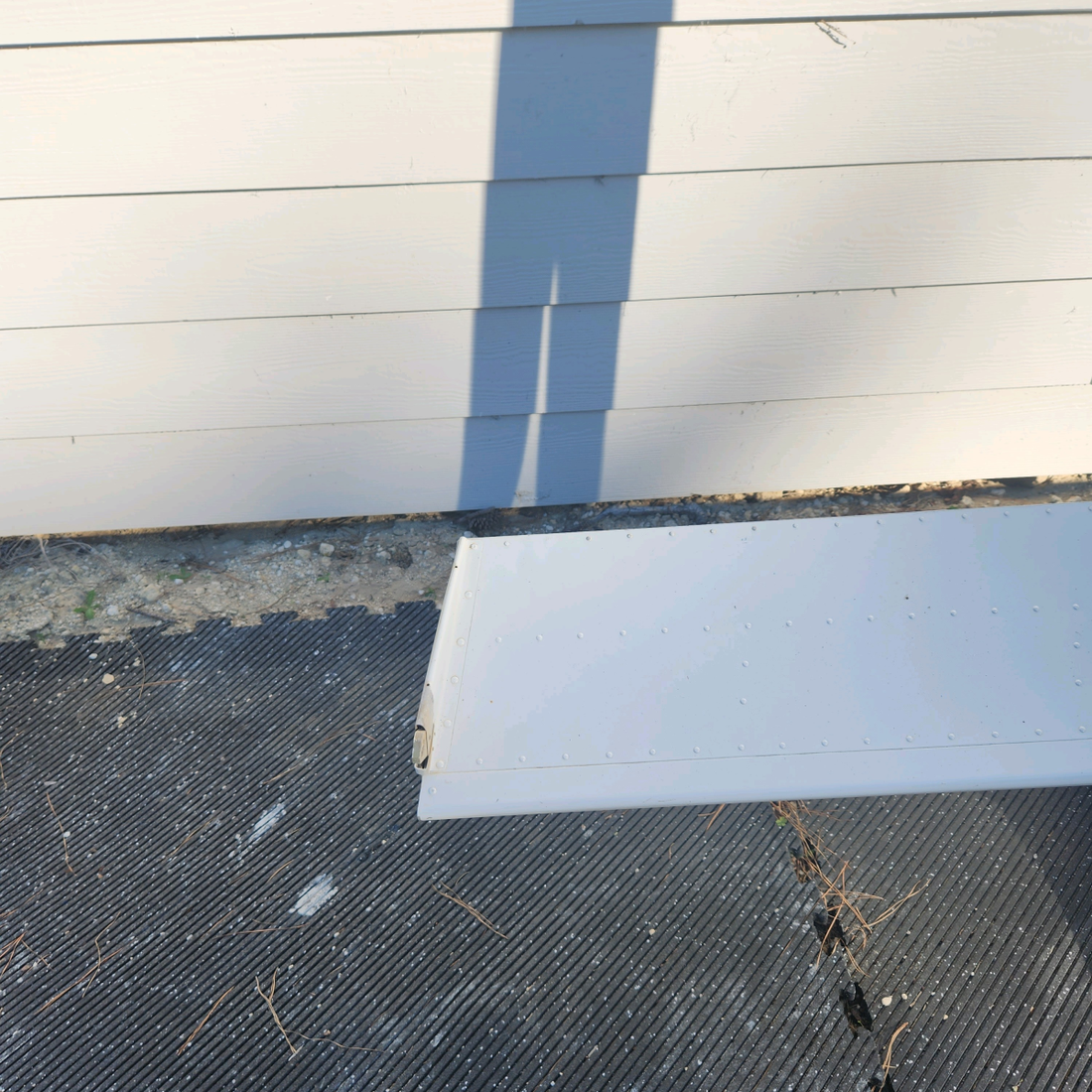 Used aircraft parts for sale, 240014-509 Mooney M20K FLAP ASSEMBLY LH SEE PHOTOS FOR DETAILS SOME SCRATCHES