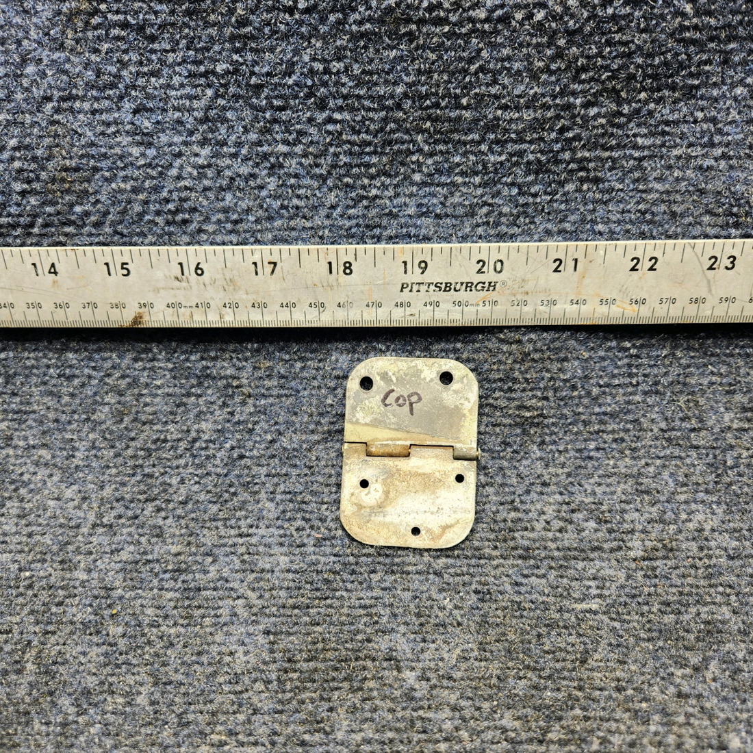 Used aircraft parts for sale, 0511280-4 CESSNA 172K LOWER CABIN DOOR FORWARD & AFT HINGE RH