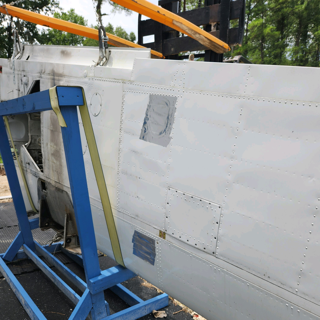 Used aircraft parts for sale, 96-110005-610 BEECHCRAFT 95-55B RH WING ASSY-"SEE PHOTOS FOR DETAIL" - SOLD COMPLETE OR PARTS OF WING.