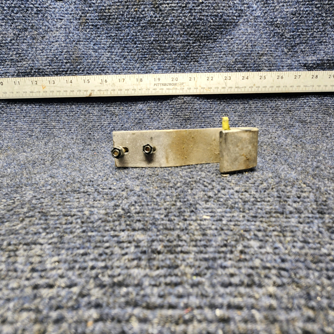 Used aircraft parts for sale, 0711102 CESSNA 172K BAGGAGE DOOR HINGE ASSEMBLY