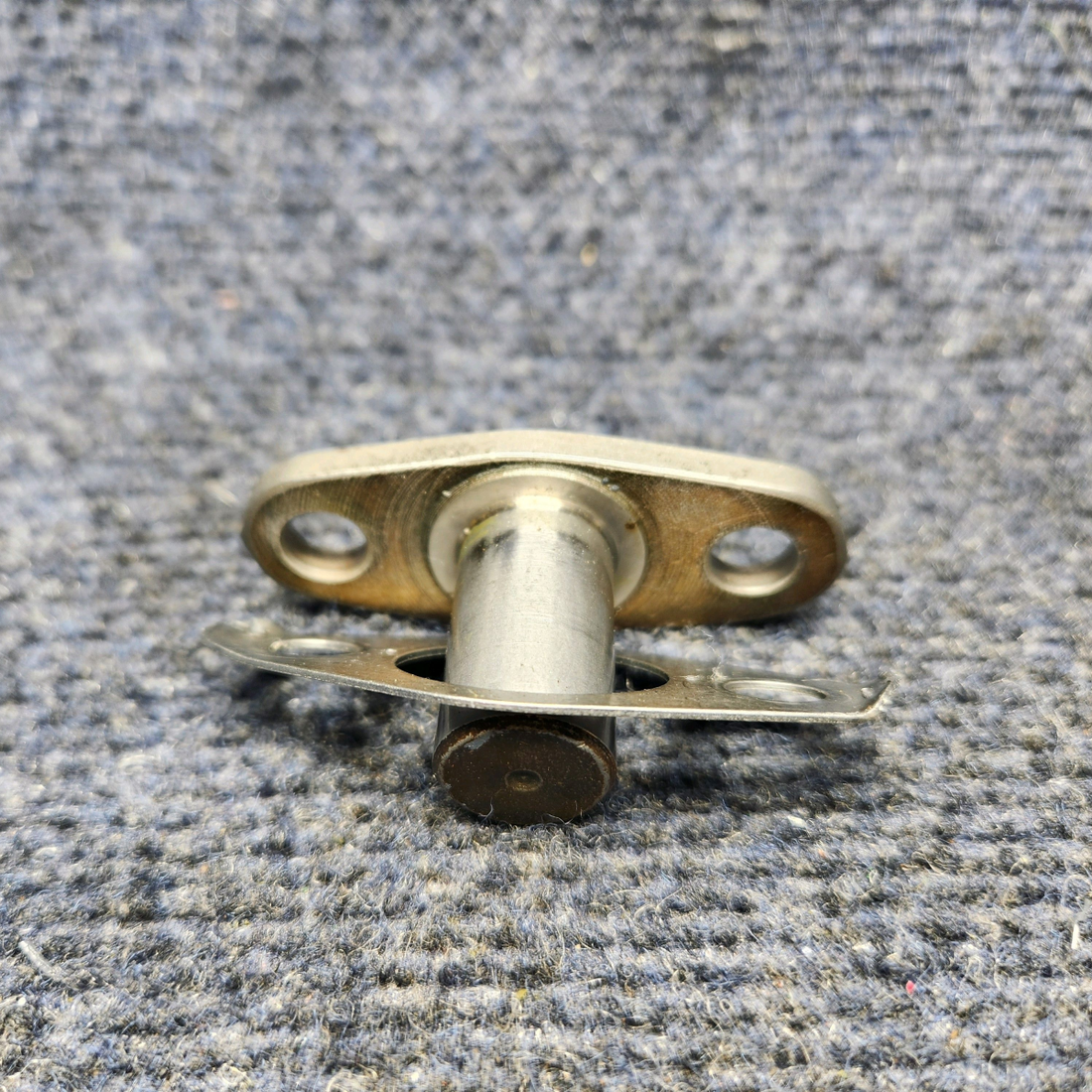Used aircraft parts for sale, LW-13796 CESSNA 172K CRANKSHAFT IDLER GEAR SHAFT "PRICE PER EACH"