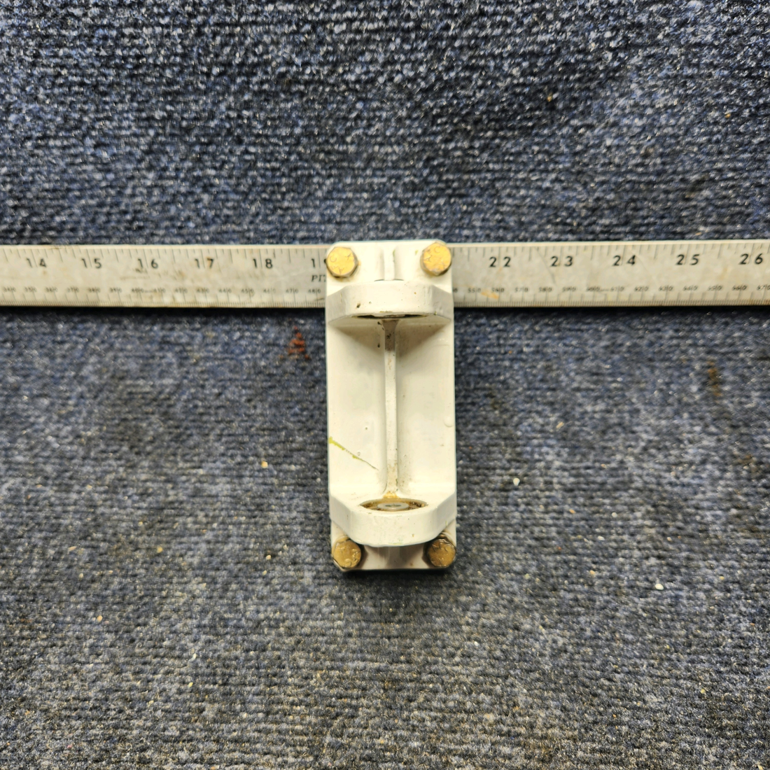 Used aircraft parts for sale, 45-524042-9 Beechcraft F33A HINGE ELEVATOR CENTER