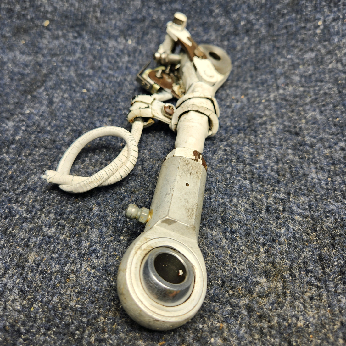 Used aircraft parts for sale, 67797-004 Piper PA32RT-300 LINK ASSEMBLY MAIN GEAR TRUSS RH W/ SWITCH (14-28V) RH