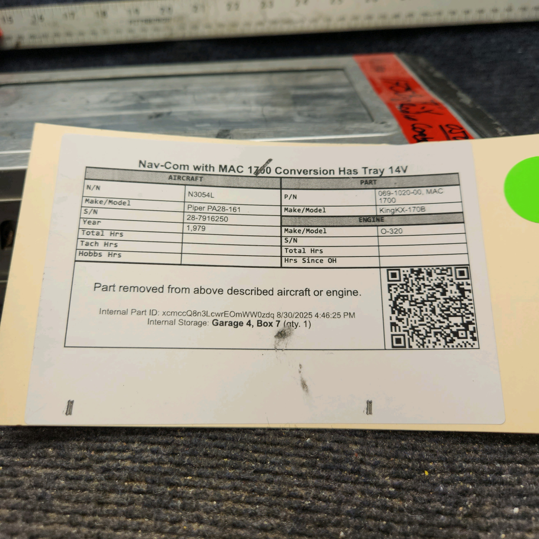Used aircraft parts for sale, 069-1020-00 King KX-170B Piper PA28-161 Nav-Com with Tray - 14 Volts