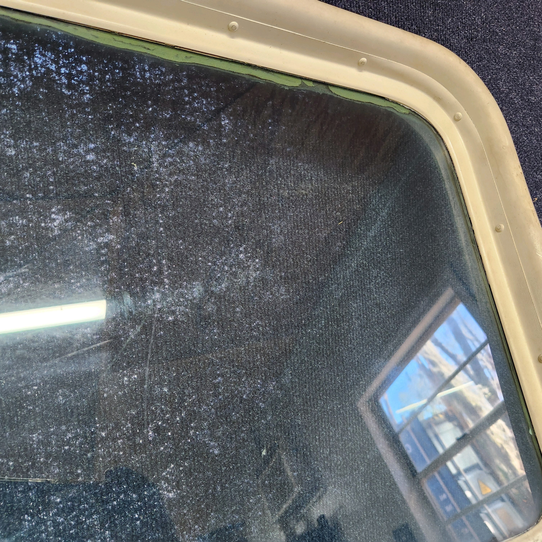 Used aircraft parts for sale, 0511460-34 CESSNA 172K CABIN DOOR STRUCTURE RH