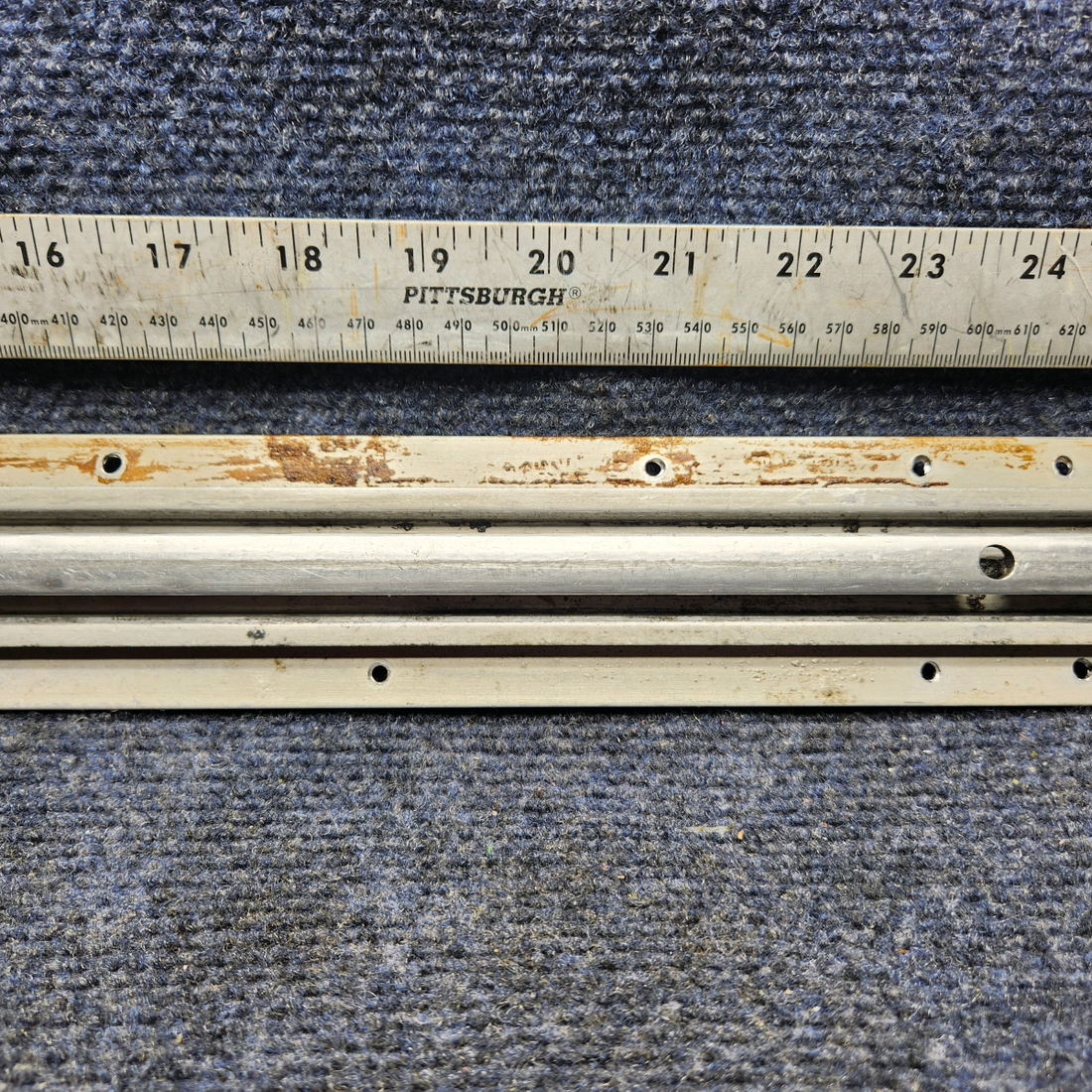 Used aircraft parts for sale, 0511240-8 CESSNA 172K OUTBOARD SEAT RAIL RH