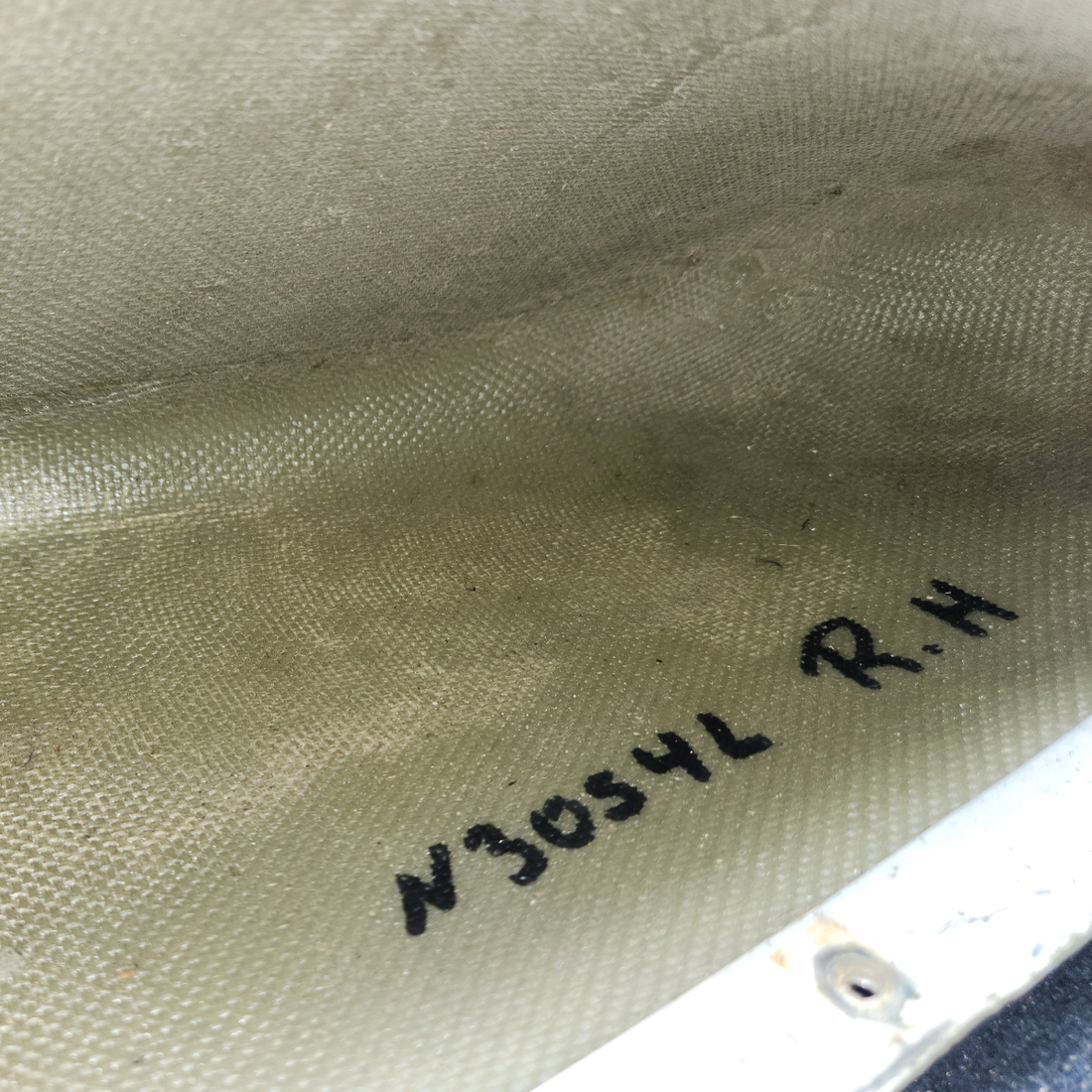 Used aircraft parts for sale, GF35115-00, GF35115-01 Knots 2U, Ltd Piper PA28-161 Fiberglass Wing Tips Set - LH and RH