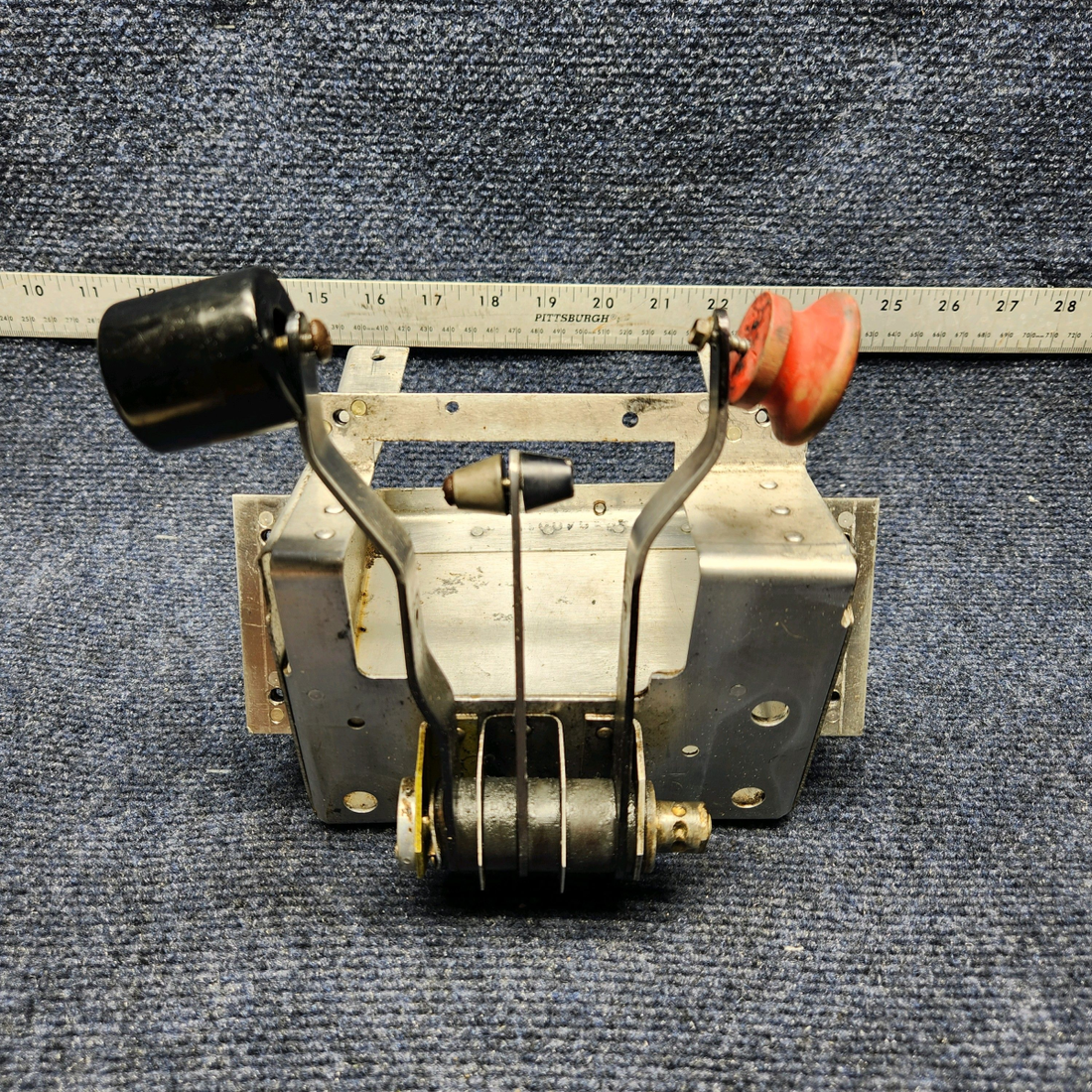 Used aircraft parts for sale, 169-940017-5 Beechcraft C23 SUNDOWNER ENGINE CONTROL QUADRANT