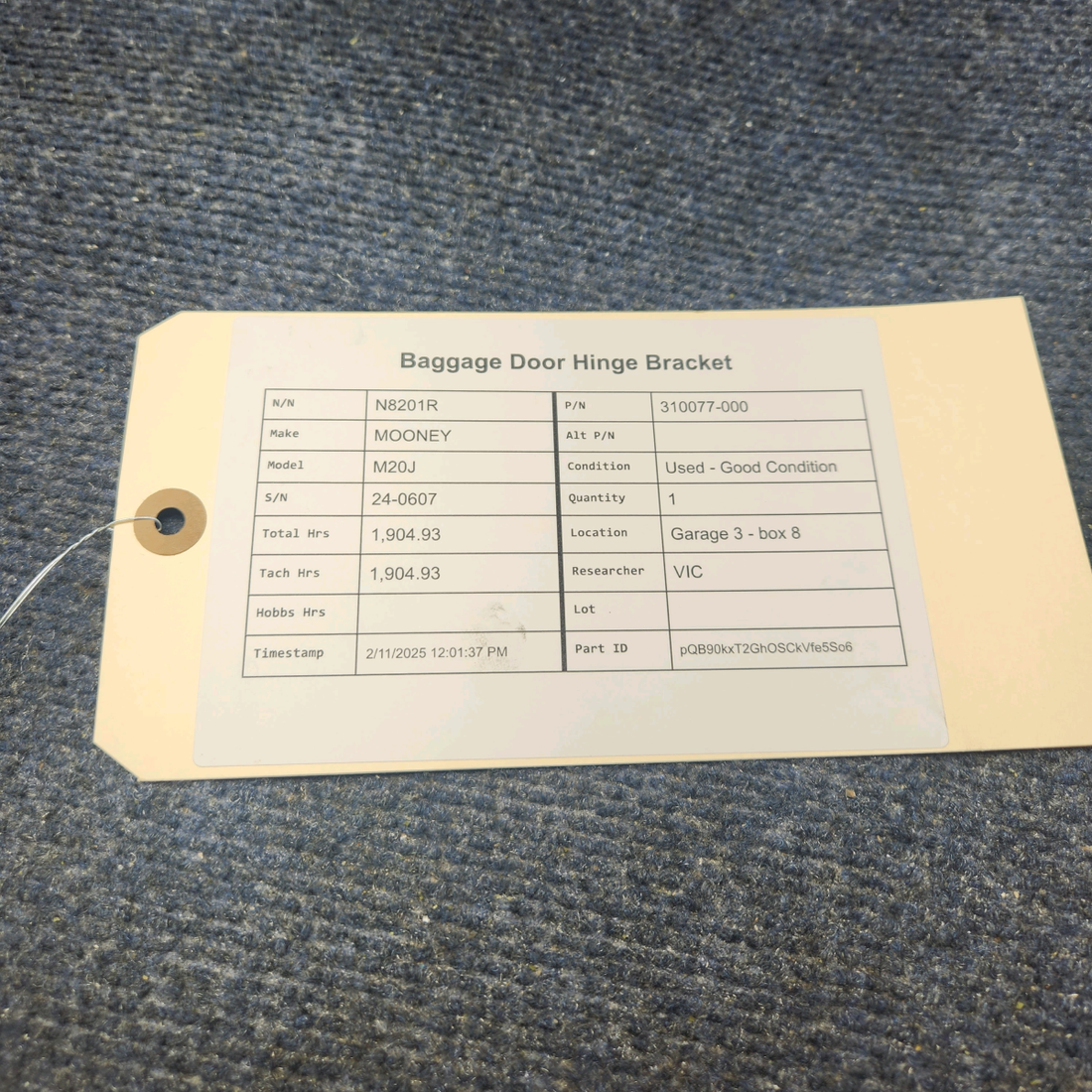 Used aircraft parts for sale, 310077-000 Mooney M20J BAGGAGE DOOR HINGE BRACKET