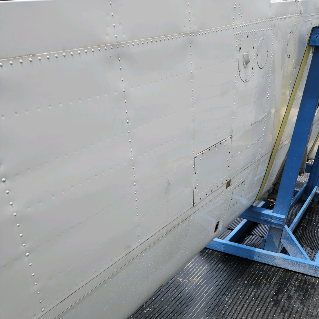 Used aircraft parts for sale, 96-110005-609 BEECHCRAFT 95-55B LH WING ASSY-"SEE PHOTOS FOR DETAIL" - SOLD COMPLETE OR PARTS OF WING.