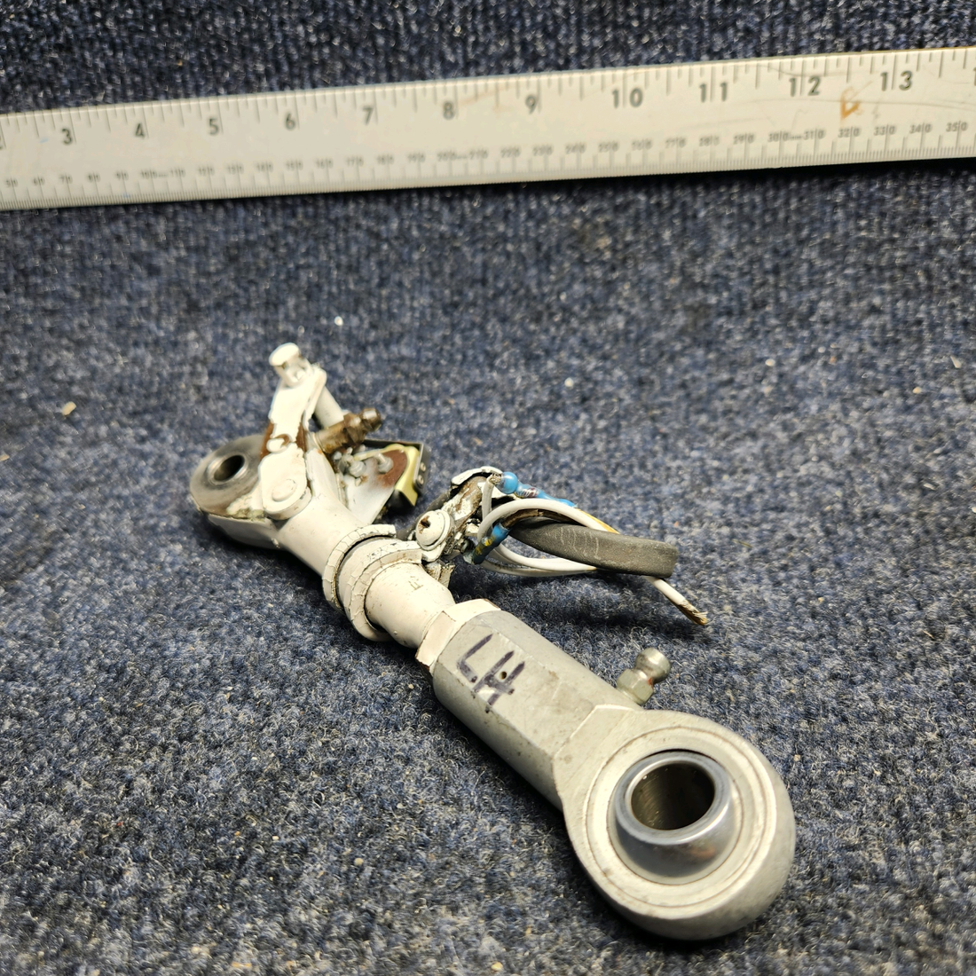 Used aircraft parts for sale, 67797-005 Piper PA32RT-300 LINK ASSEMBLY MAIN GEAR TRUSS LH W/ SWITCH (14-28V)