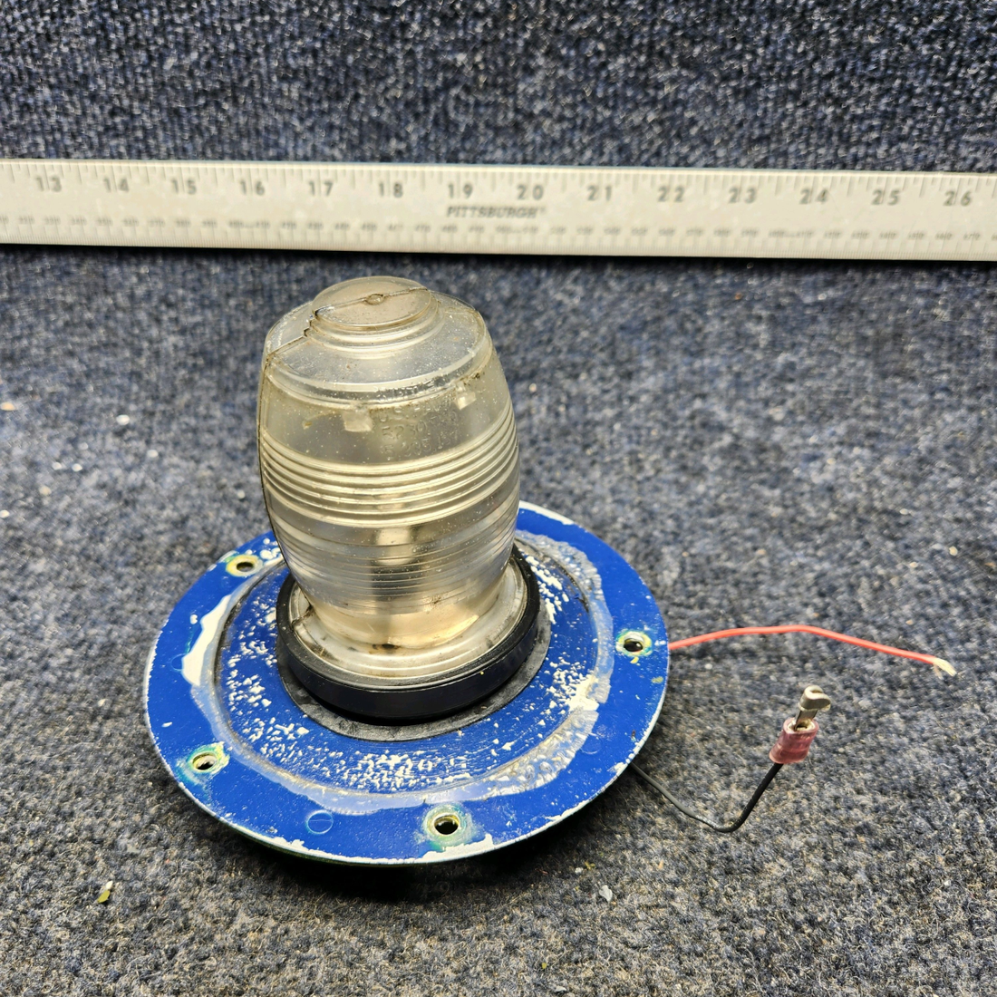 Used aircraft parts for sale, 757-762 WHELEN PIPER PA28-140 WHELEN FIN STROBE LIGHT ASSEMBLY-CLEAR