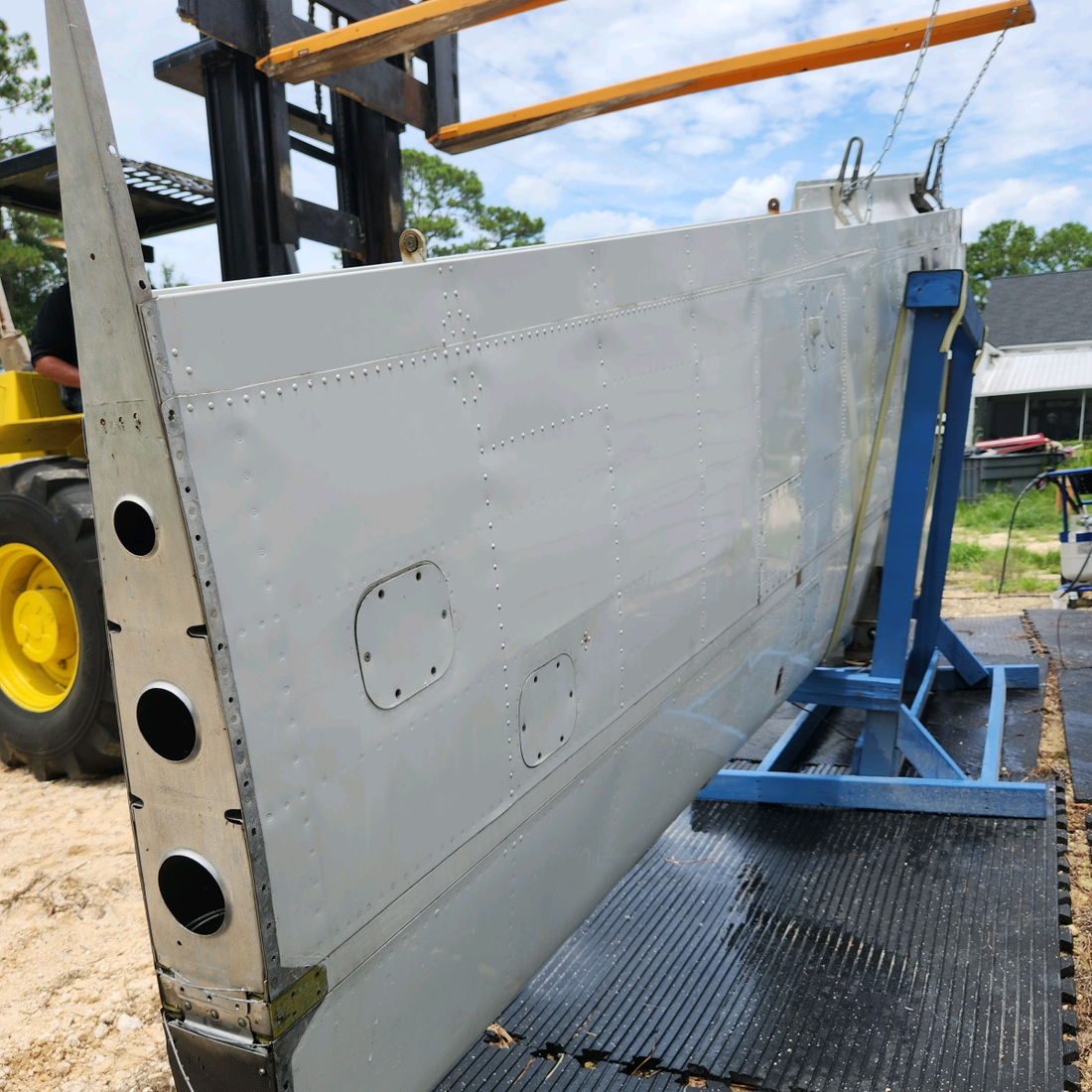 Used aircraft parts for sale, 96-110005-609 BEECHCRAFT 95-55B LH WING ASSY-"SEE PHOTOS FOR DETAIL" - SOLD COMPLETE OR PARTS OF WING.
