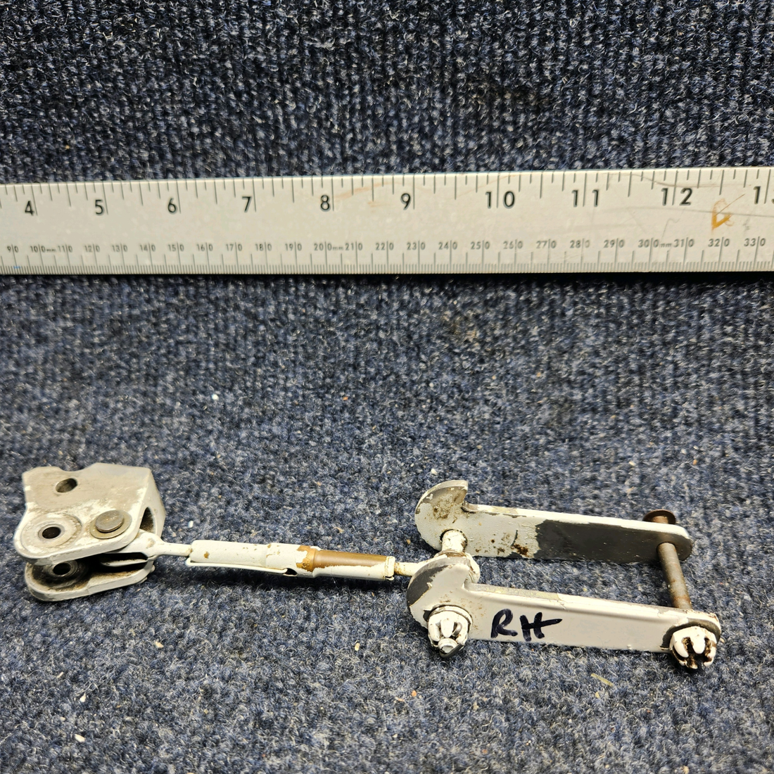 Used aircraft parts for sale, 67031-003 Piper PA32RT-300 RH GEAR RETRACTION FITTING / AND HOOK