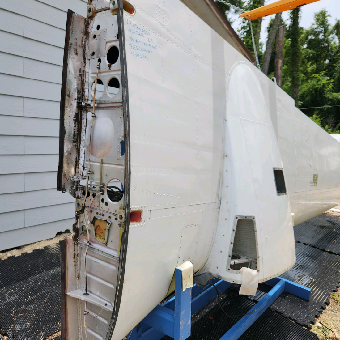 Used aircraft parts for sale, 96-110005-609 BEECHCRAFT 95-55B LH WING ASSY-"SEE PHOTOS FOR DETAIL" - SOLD COMPLETE OR PARTS OF WING.