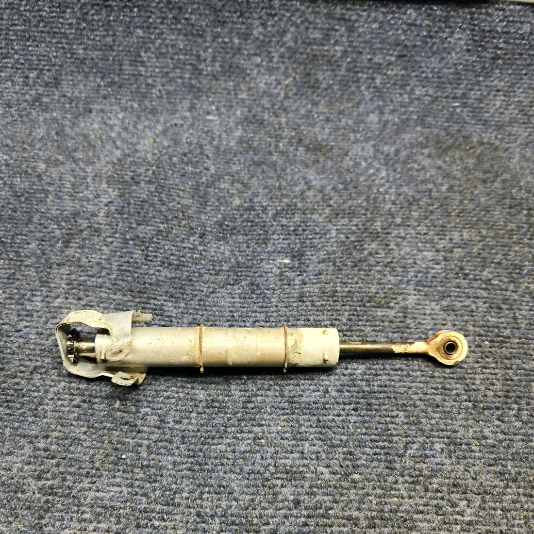 Used aircraft parts for sale, 1260074-1 Cessna CESSNA C172RG ELEVATOR TRIM TAB ACTUATOR