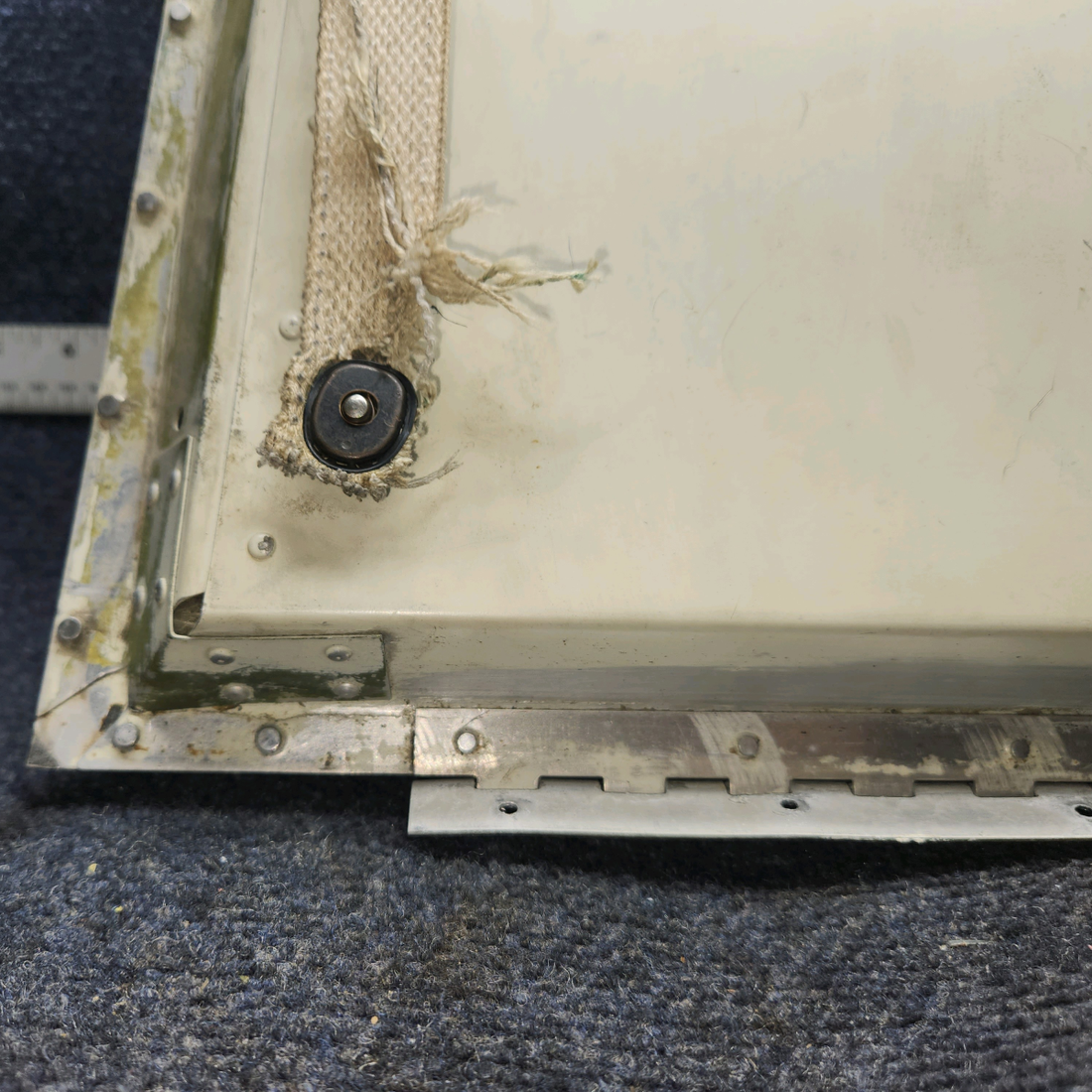 Used aircraft parts for sale, 66793-018 Piper PA28-161 Baggage Door Assembly – Sold with Lock