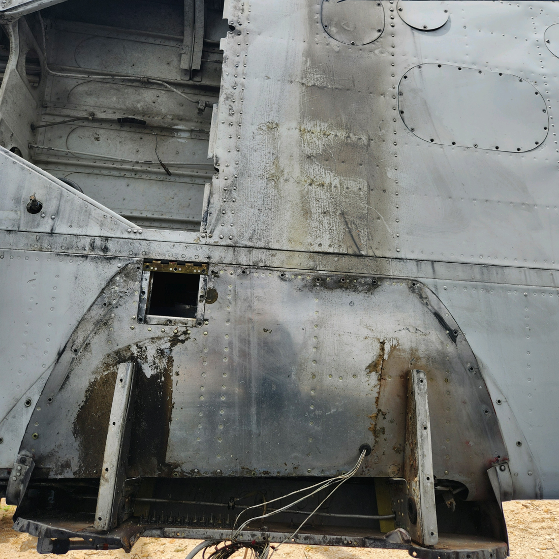 Used aircraft parts for sale, 96-110005-610 BEECHCRAFT 95-55B RH WING ASSY-"SEE PHOTOS FOR DETAIL" - SOLD COMPLETE OR PARTS OF WING.