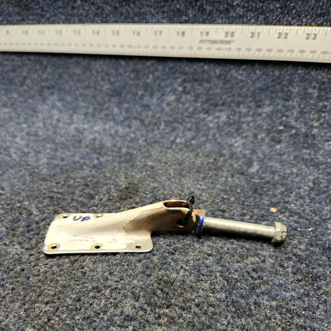 Used aircraft parts for sale, 63050-000 PIPER PA28-140 HINGE CABIN DOOR TOP