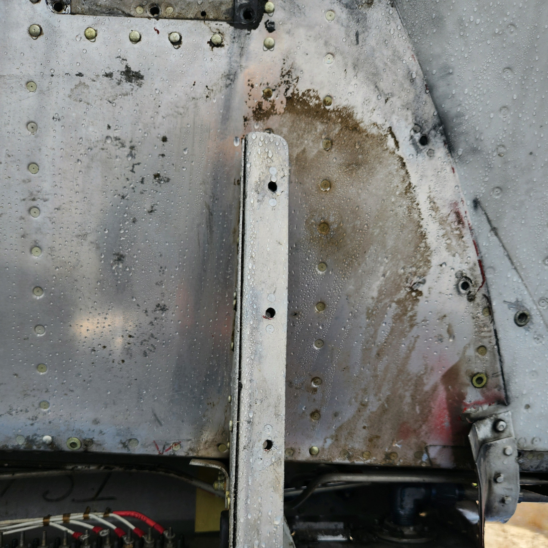 Used aircraft parts for sale, 96-110005-609 BEECHCRAFT 95-55B LH WING ASSY-"SEE PHOTOS FOR DETAIL" - SOLD COMPLETE OR PARTS OF WING.