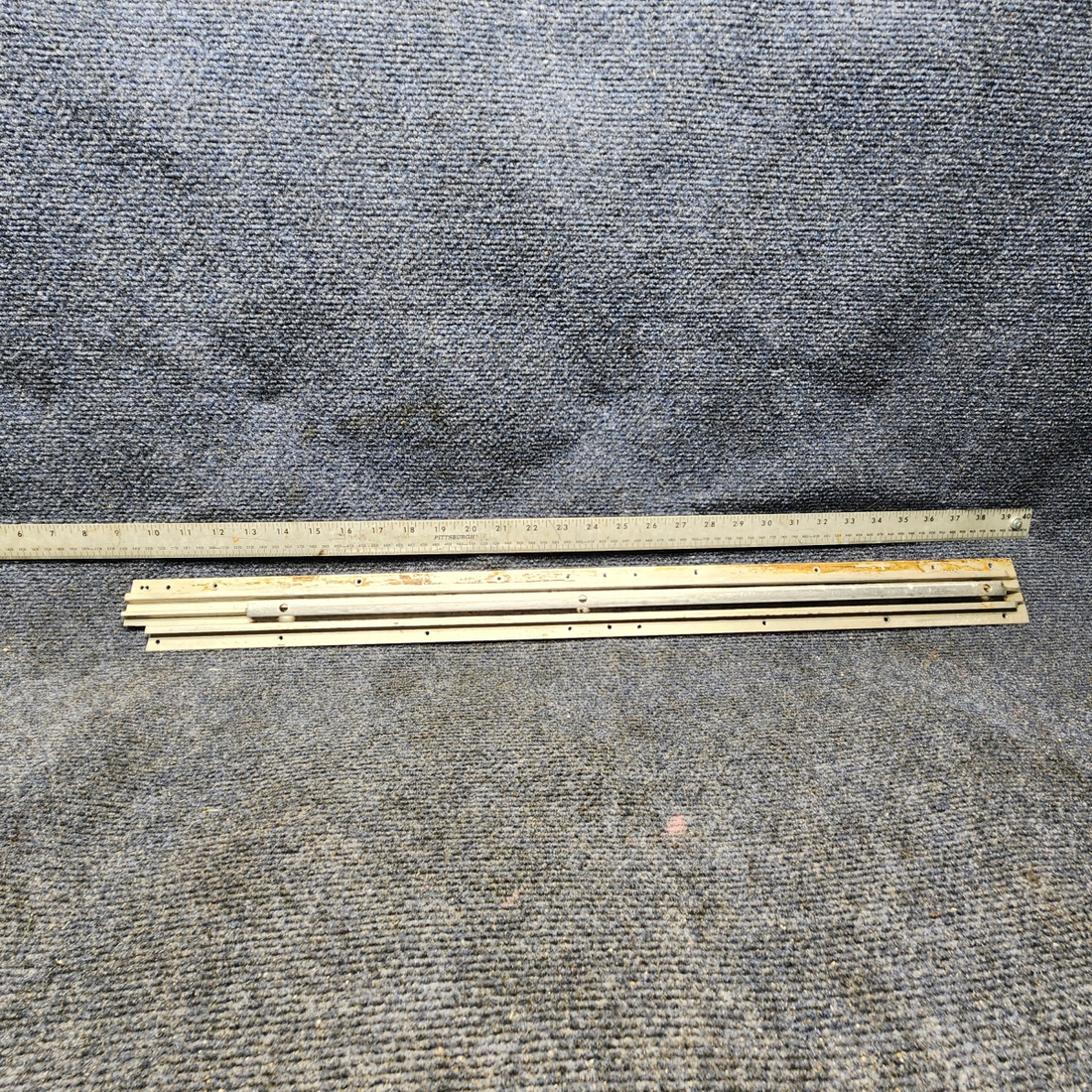 Used aircraft parts for sale, 0511240-8 CESSNA 172K OUTBOARD SEAT RAIL RH