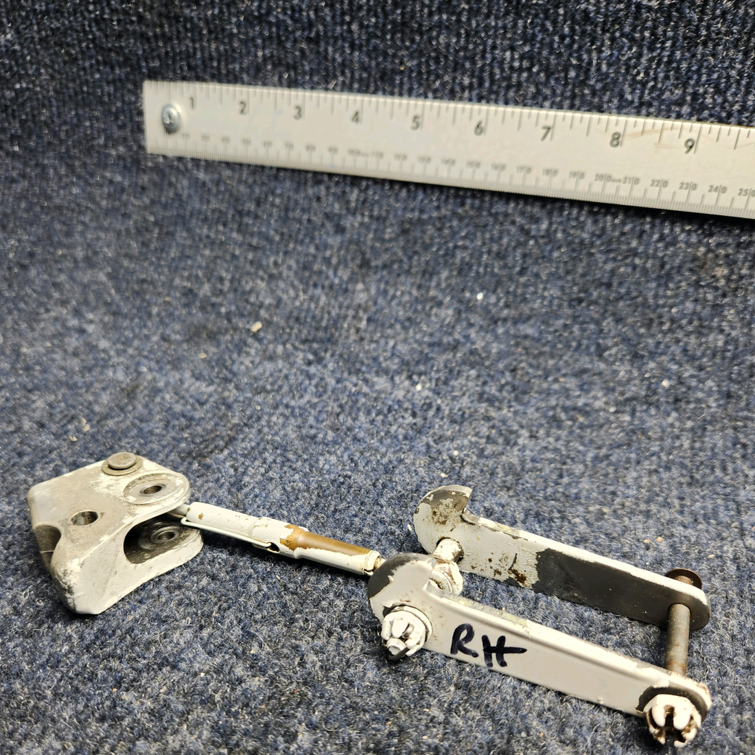 Used aircraft parts for sale, 67031-003 Piper PA32RT-300 RH GEAR RETRACTION FITTING / AND HOOK