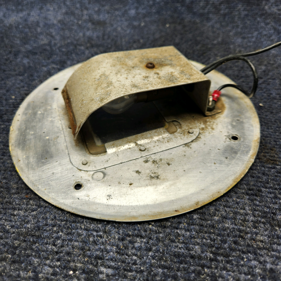 Used aircraft parts for sale, 0521101-2 & 0700616-1 CESSNA C172RG PLATE ASSY COURTESY W/ LIGHT (VOLTS: 14-28)