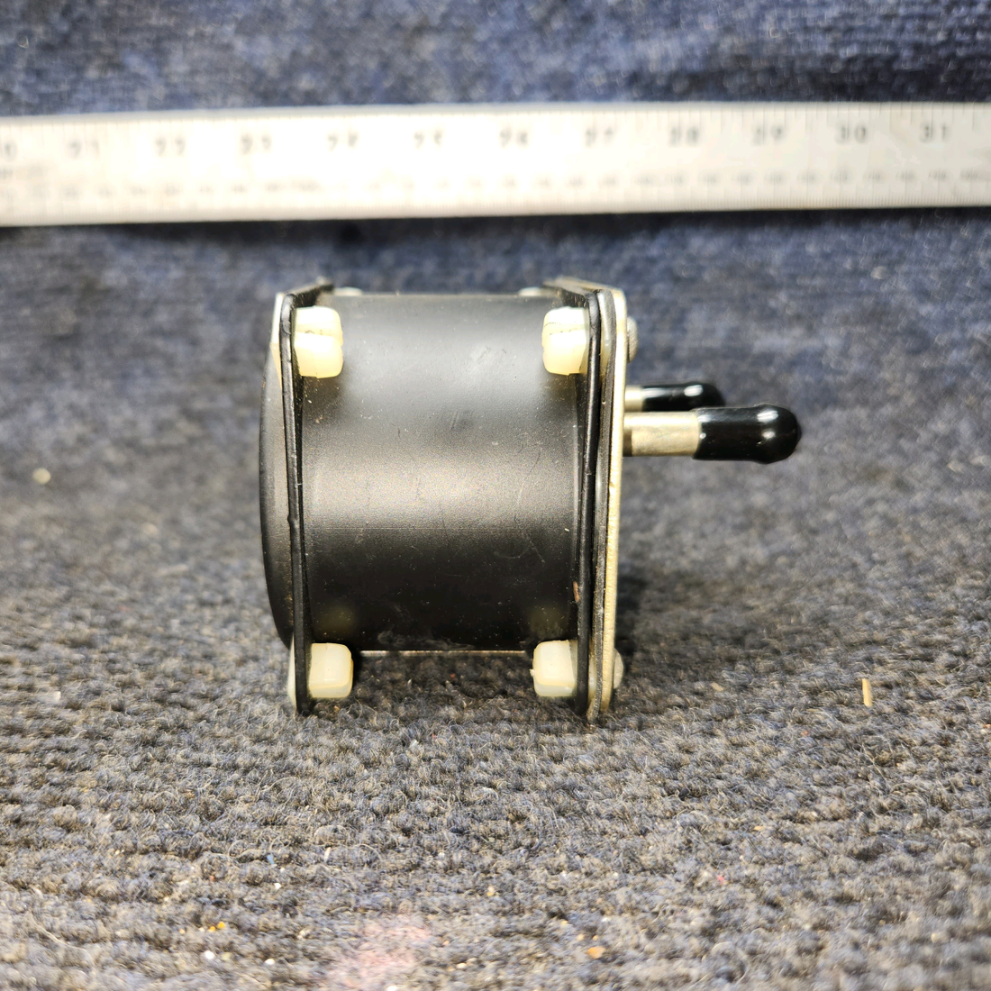 Used aircraft parts for sale, 1G10-1 Airborne Piper PA28-161 Gyro Suction Indicator