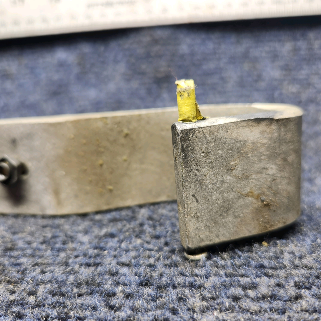 Used aircraft parts for sale, 0711102 CESSNA 172K BAGGAGE DOOR HINGE ASSEMBLY