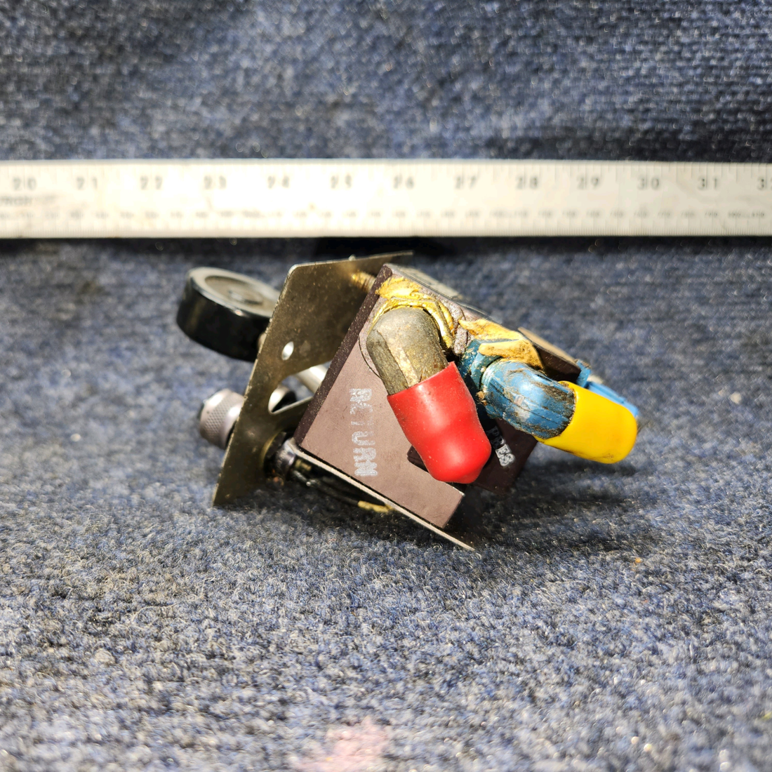 Used aircraft parts for sale, 9881020-2 Cessna 172RG Landing Gear Selector Valve