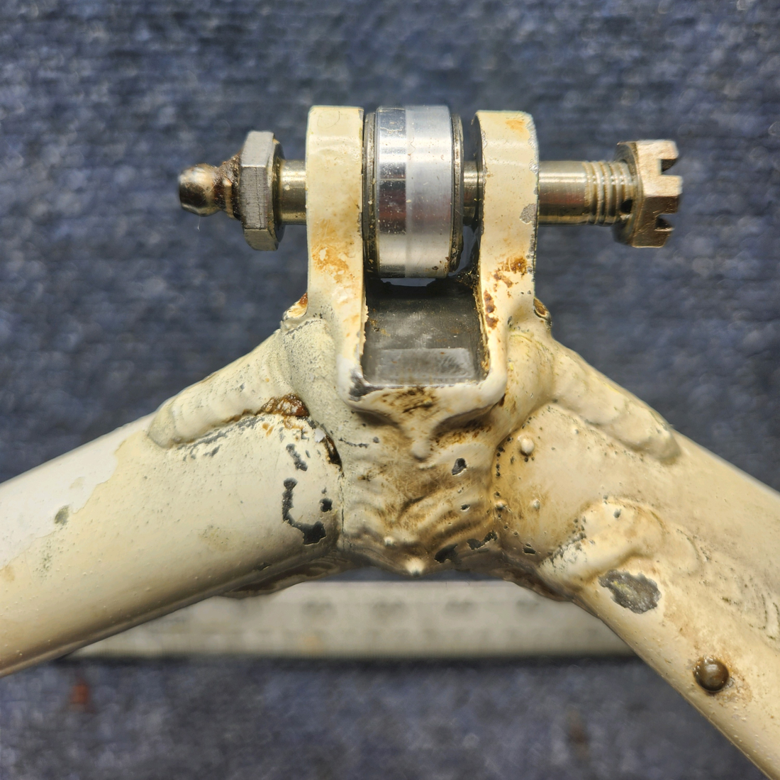 Used aircraft parts for sale, 35-815155-610 Beechcraft F33A MAIN GEAR RETRACT BRACE ASSEMBLY LH