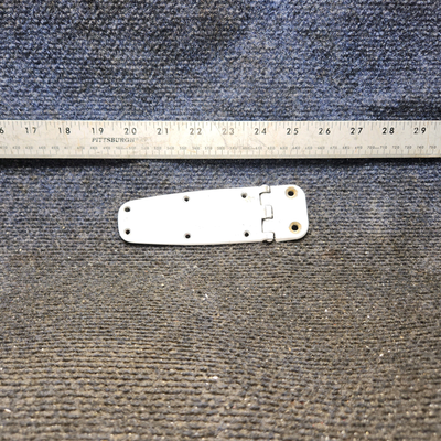 Used aircraft parts for sale, 0413426-4 cessna 150G Hinge Assembly – LH Lower & RH Upper