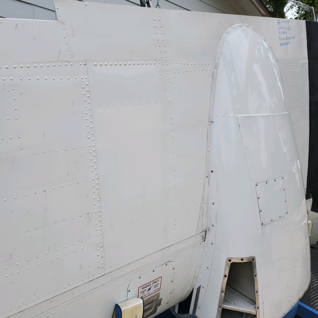 Used aircraft parts for sale, 96-110005-610 BEECHCRAFT 95-55B RH WING ASSY-"SEE PHOTOS FOR DETAIL" - SOLD COMPLETE OR PARTS OF WING.