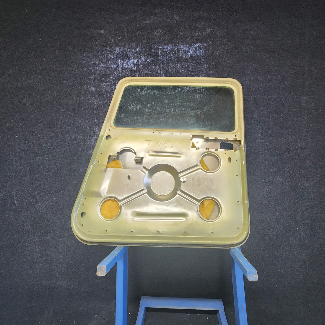Used aircraft parts for sale, 0511460-34 CESSNA 172K CABIN DOOR STRUCTURE RH