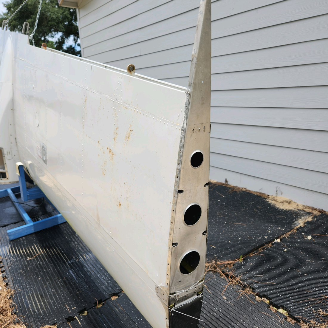 Used aircraft parts for sale, 96-110005-609 BEECHCRAFT 95-55B LH WING ASSY-"SEE PHOTOS FOR DETAIL" - SOLD COMPLETE OR PARTS OF WING.