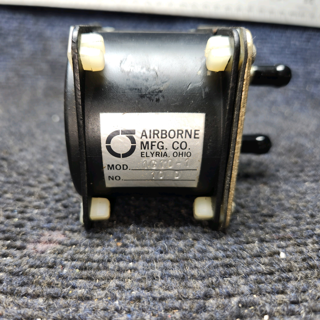 Used aircraft parts for sale, 1G10-1 Airborne Piper PA28-161 Gyro Suction Indicator