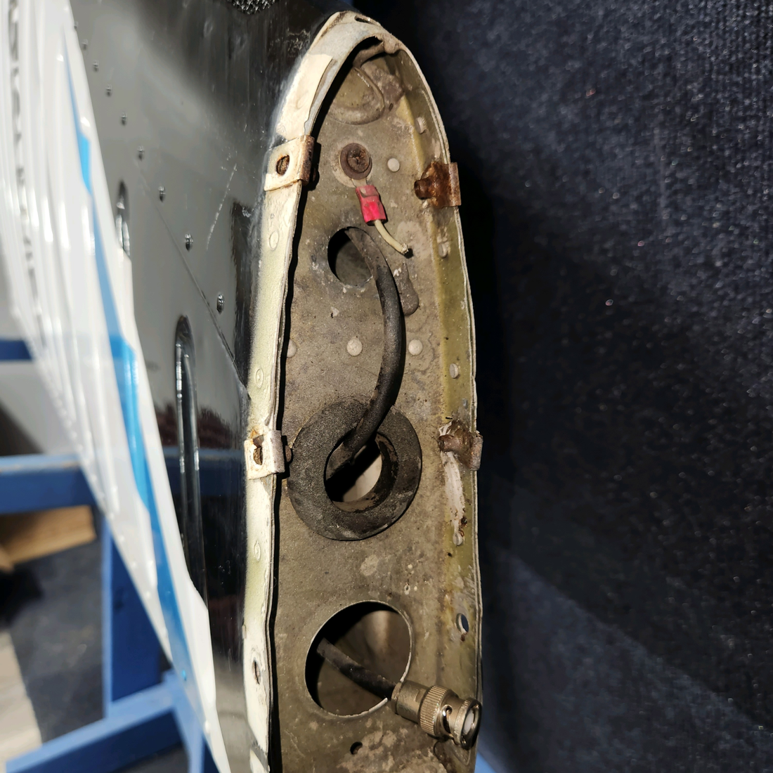 Used aircraft parts for sale, 66975-004 Piper PA28-161 Vertical fin
