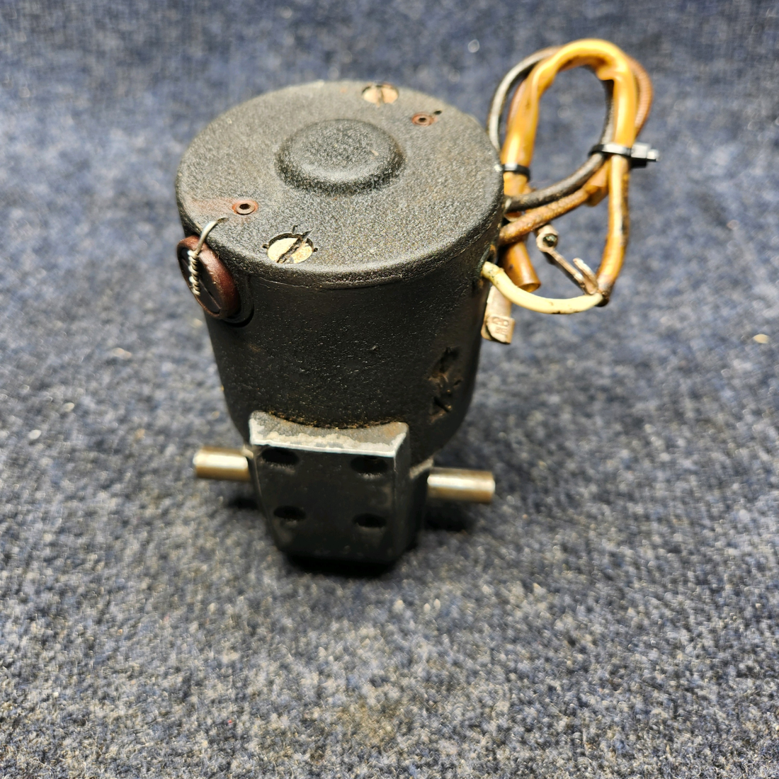 Used aircraft parts for sale, 35-521225 BEECHCRAFT F35 FLAP MOTOR ASSY (VOLTS: 12)