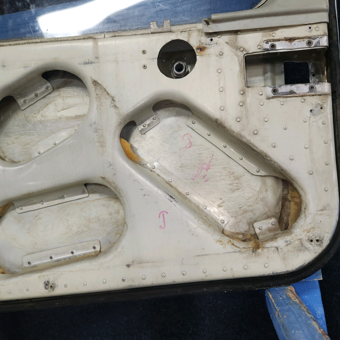 Used aircraft parts for sale, 79545-002 Piper PA28-161 Cabin Door Structure – Without Latch, Lock, and Hinges