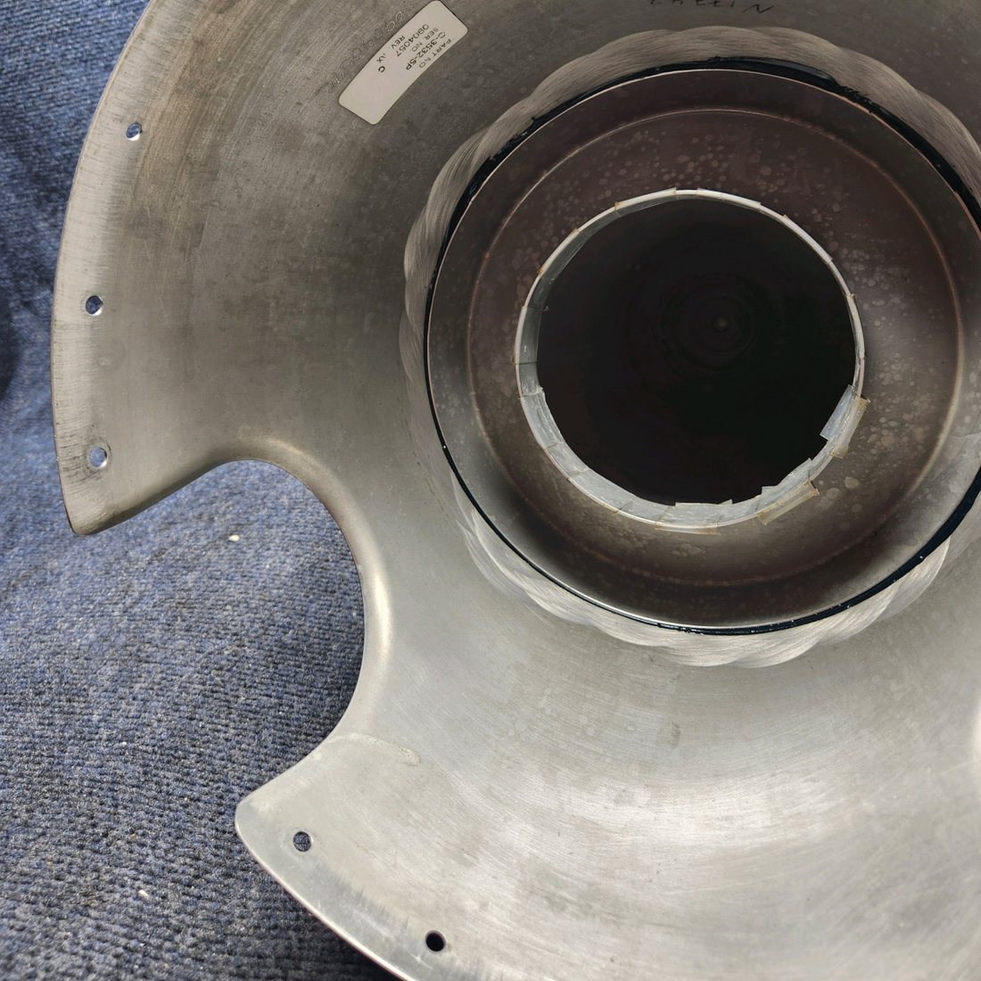 Used aircraft parts for sale, C3532-5P Beechcraft F33A HARTZELL 3 BLADE SIMITAR SPINNER DOME (60 HRS SINCE NEW)