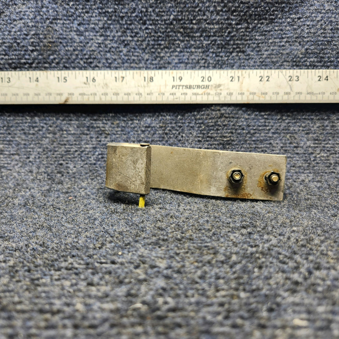 Used aircraft parts for sale, 0711102 CESSNA 172K BAGGAGE DOOR HINGE ASSEMBLY