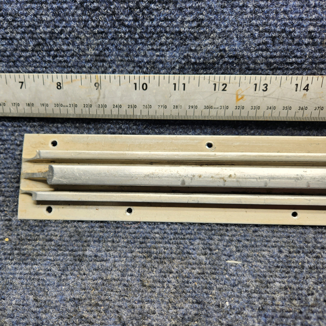 Used aircraft parts for sale, 0511240-10 CESSNA 172K INBOARD SEAT RAIL RH