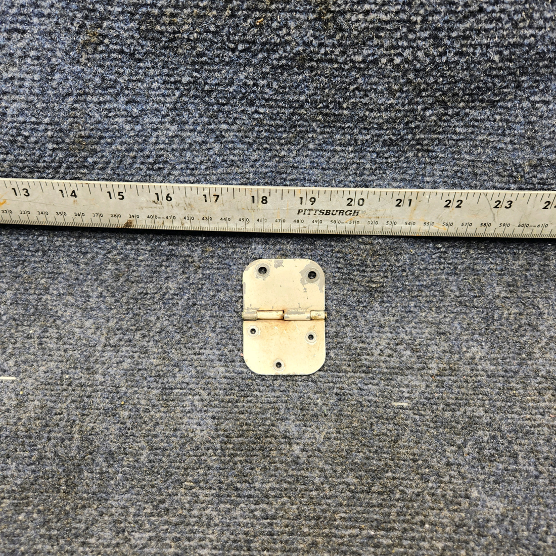 Used aircraft parts for sale, 0511280-4 CESSNA 172K LOWER CABIN DOOR FORWARD & AFT HINGE RH