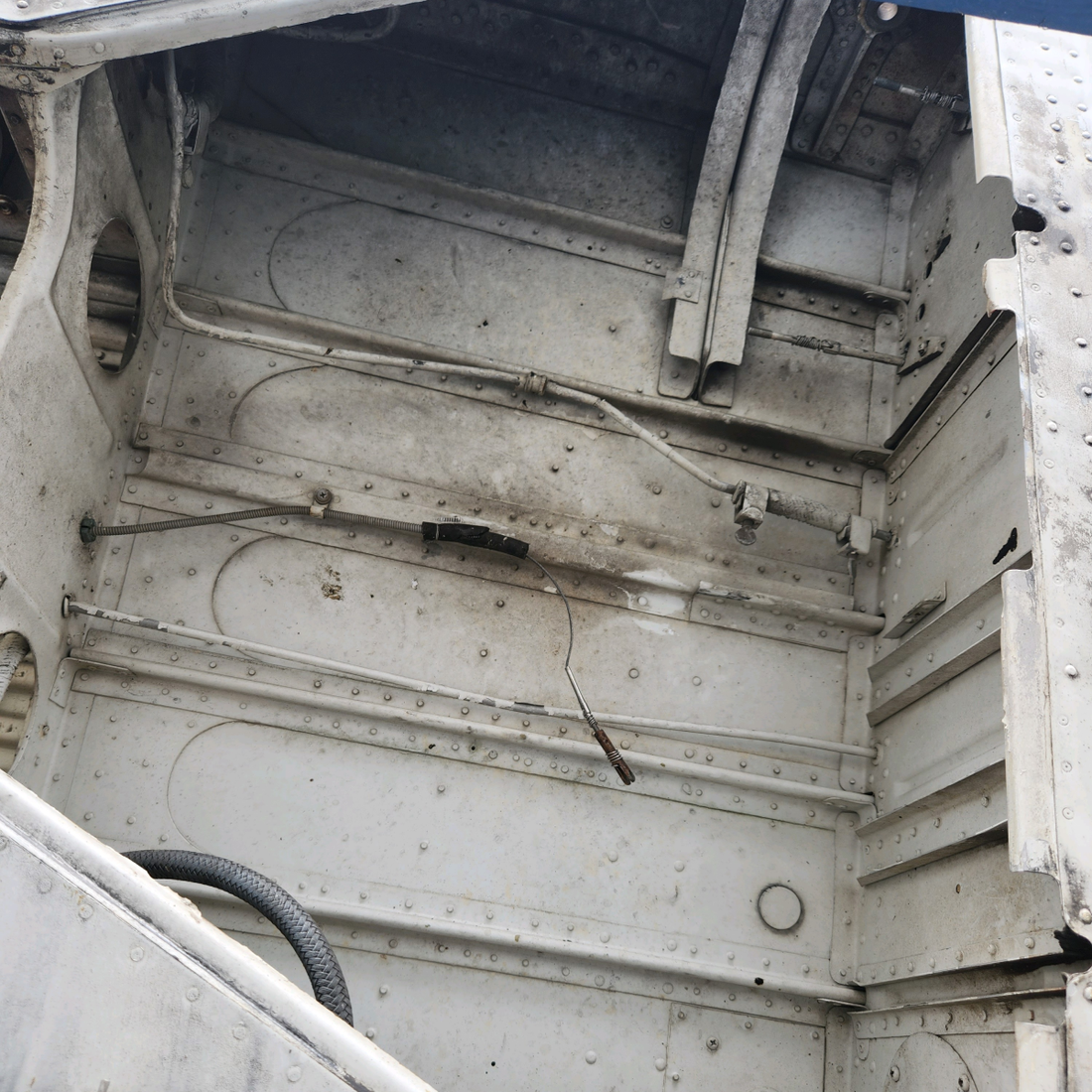 Used aircraft parts for sale, 96-110005-610 BEECHCRAFT 95-55B RH WING ASSY-"SEE PHOTOS FOR DETAIL" - SOLD COMPLETE OR PARTS OF WING.